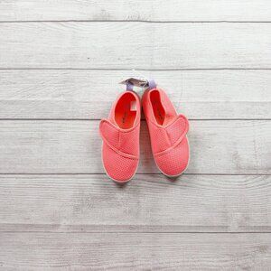 NWT Cat & Jack Strap Water Shoes